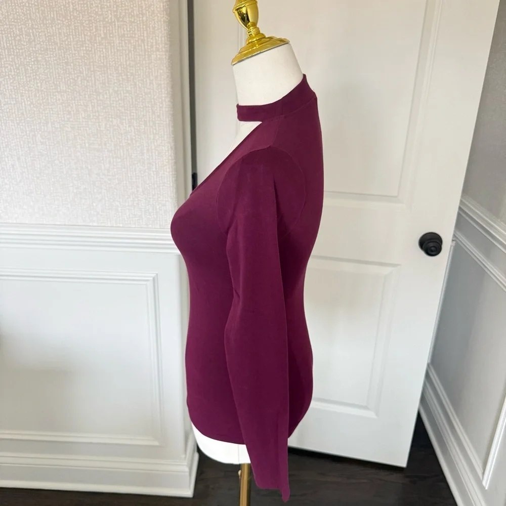 Express neck used elegant